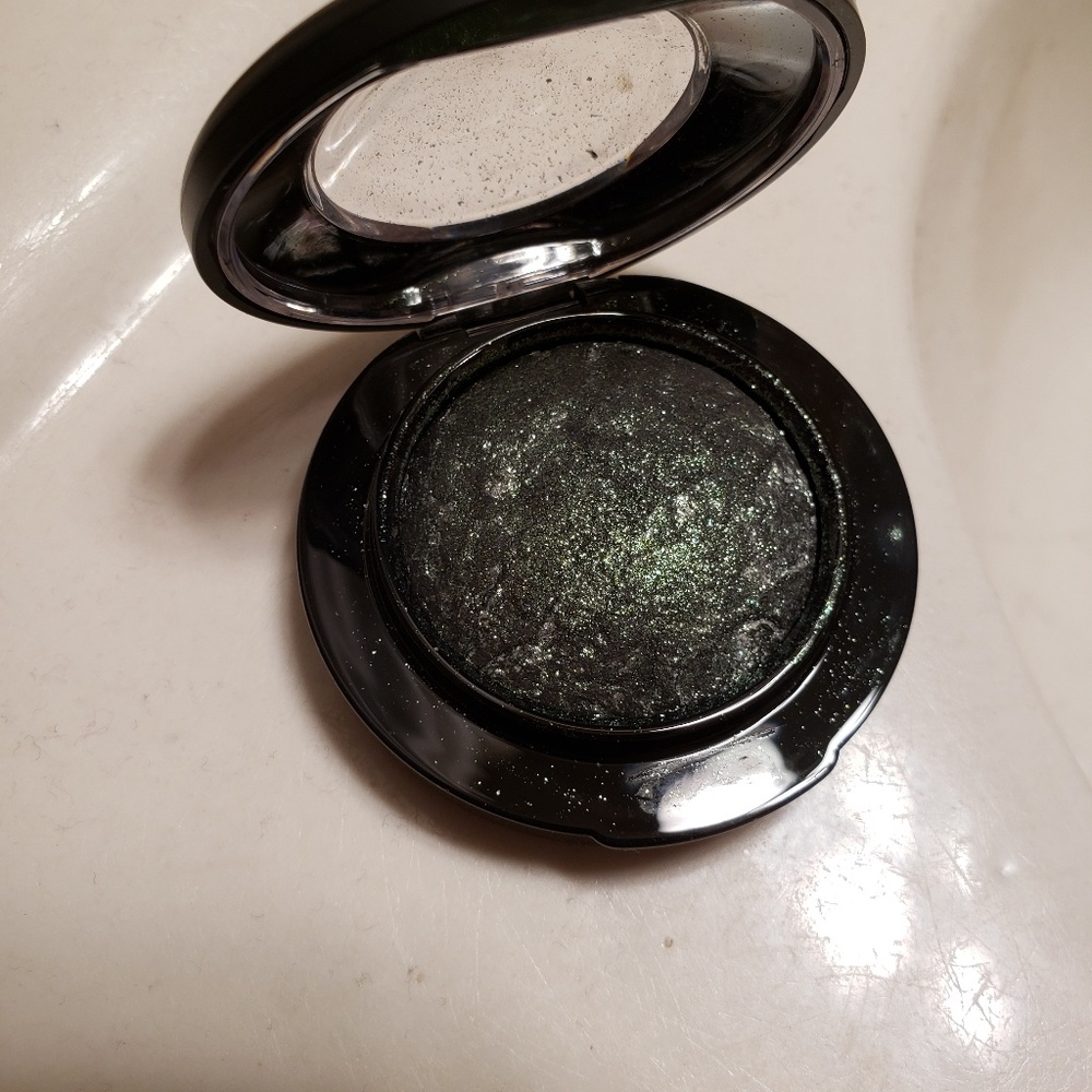 Mac mineralize eyeshadow